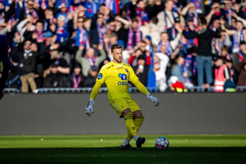 Alexander Pedersen under Oslo-derbyet på Ullevaal tidligere i år. Foto: Lars Opstad.