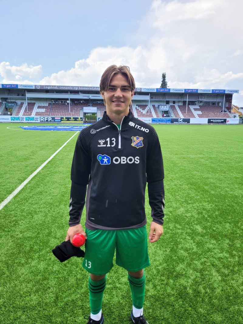 KEEPER: Marius Lunde fikk sin første kamp på benken i Obos-ligaen lørdag ettermiddag.