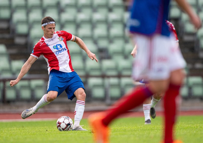 FORNYELSE: Even Bydal mot Vålerenga på Bislett Stadion. Foto: Lars Opstad