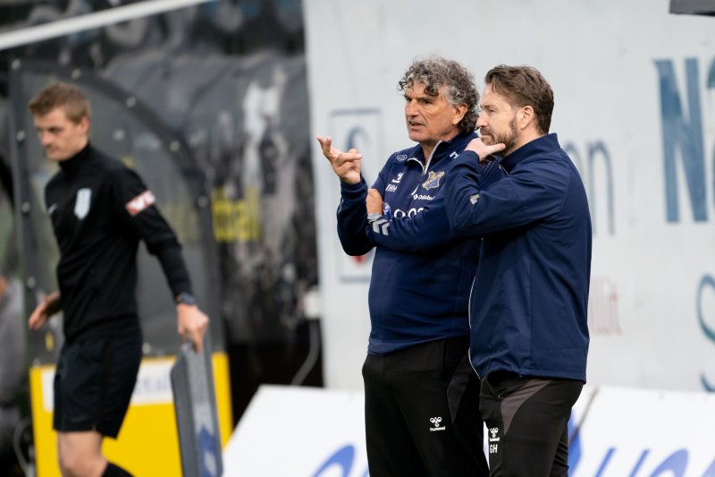 Jan Halvor Halvorsen og Glenn Hartmann var godt betenkte under bortekampen mot Raufoss. Har de funnet ut av seiersformelen til søndag? Foto: Lars Opstad.