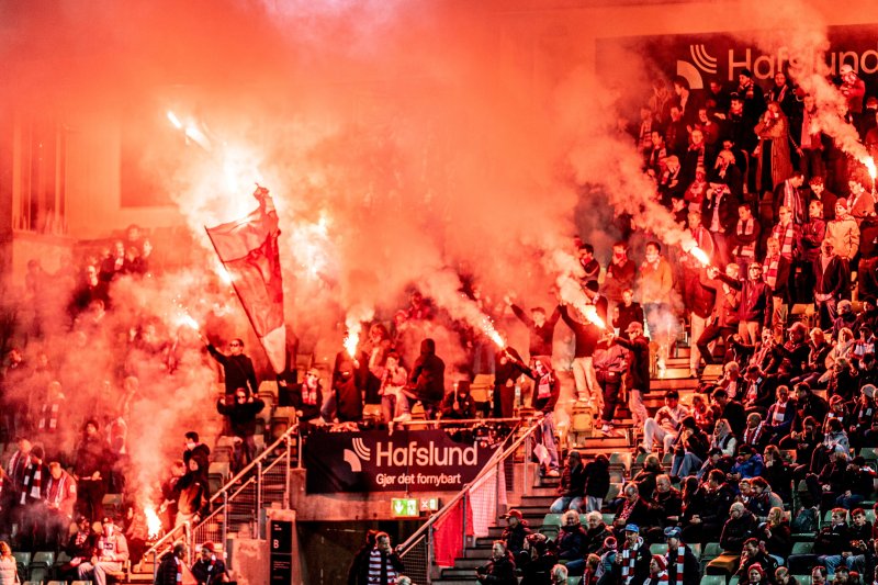 Slik så det ut da spillerne kom ut etter pause onsdag kveld. Foto: Lars Opstad.<br /> 