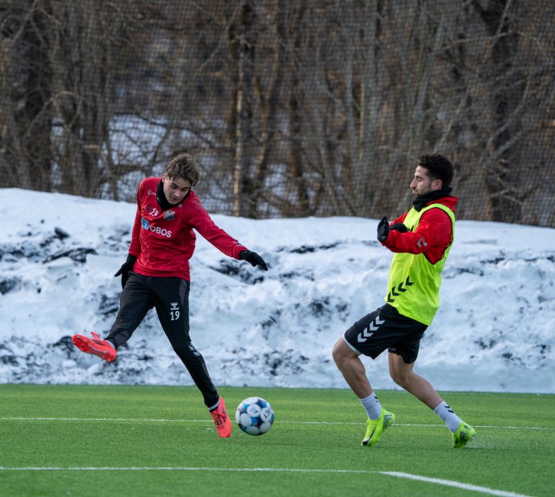 Tobias Myhre og Davod Arzani i aksjon torsdag ettermiddag.