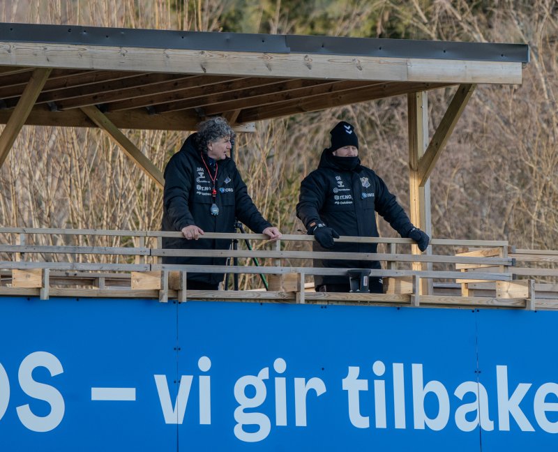 Halvorsen og Hartmann flyttet seg opp i tårnet da laget spilte internkamp på trening torsdag ettermiddag. Selvfølgelig uten lue og hansker, Jan Halvor.