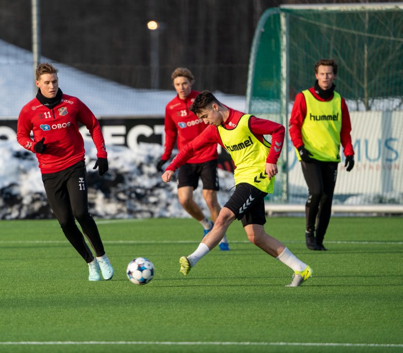 Men helst skal øynene være på ballen.