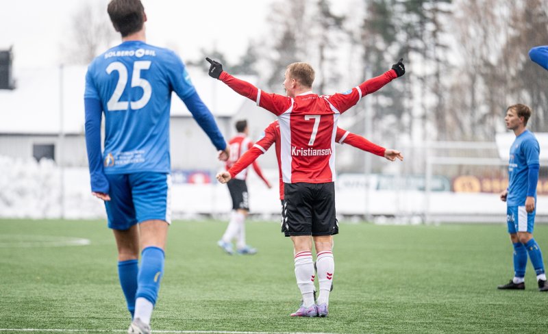 ARBEIDSJERN: Med Henriks arbeidskapasitet og energi kunne det til tider virke som han hadde fire armer. Foto: Lars Opstad.